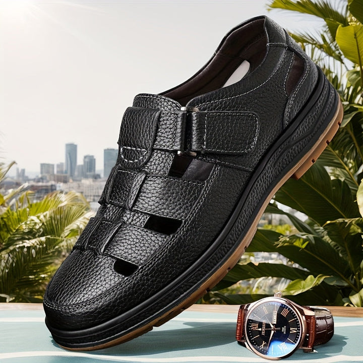 Comfortable men's closed-toe summer sandals with adjustable straps, great for walking & outdoor adventures.