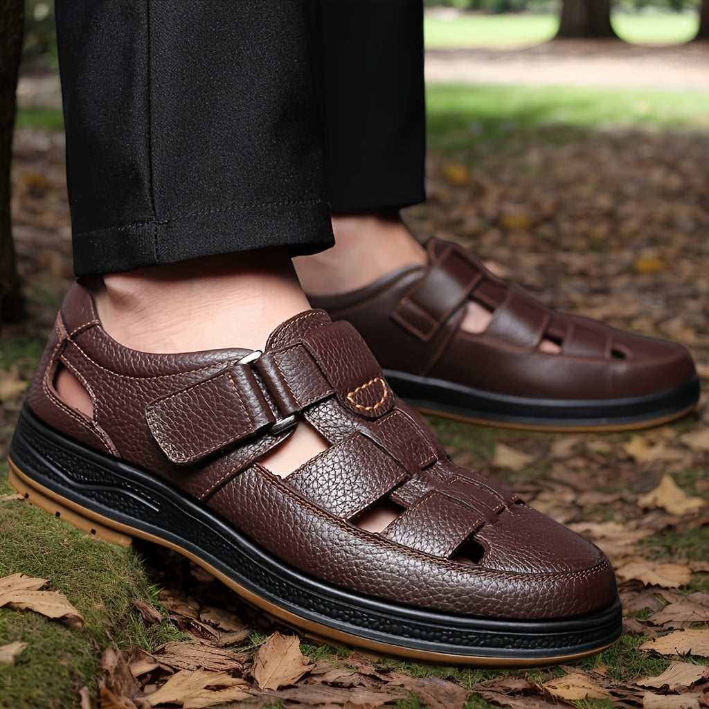 Casual men's closed-toe summer sandals with adjustable straps, essential versatile footwear for spring.