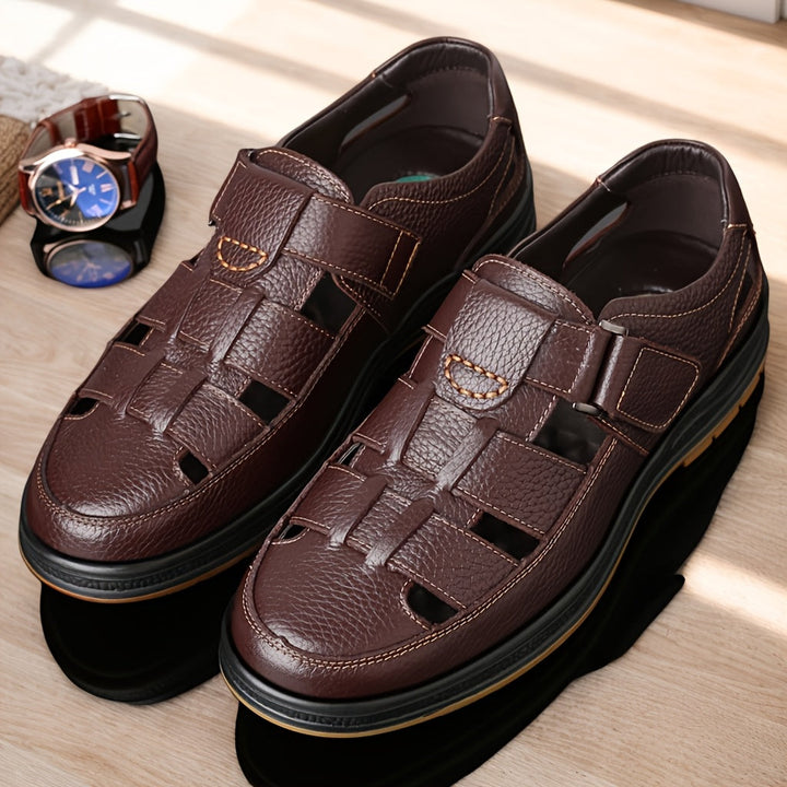 Men's closed-toe adjustable summer sandals offering protection & comfort for outdoor walking.
