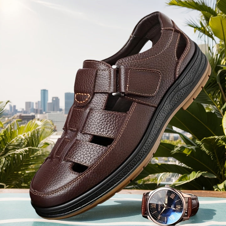 Durable men's closed-toe summer sandals with adjustable straps, perfect for outdoor activities & casual wear.
