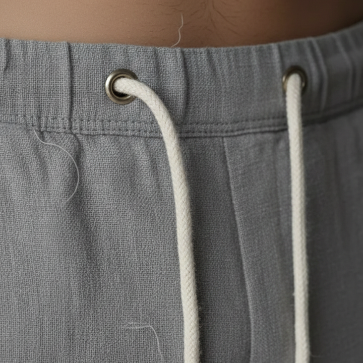 Breathable men's baggy linen trousers, designed for hot weather, offering summer style and ease.