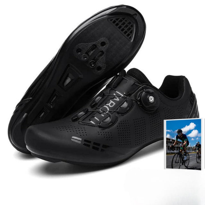 Comfortable men's SPD indoor cycling shoes, perfect for long spin sessions & intense workouts. Essential athletic gear.