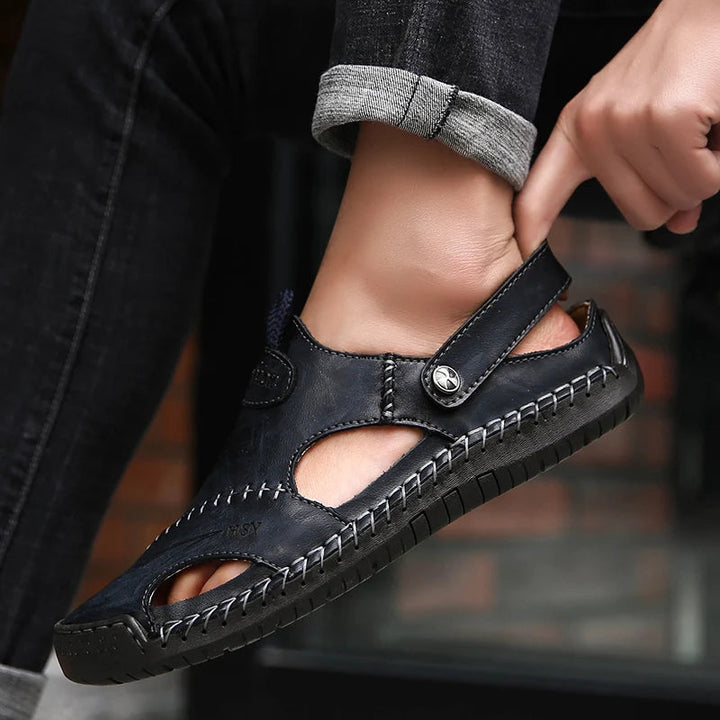 Casual men's closed-toe slip-on sandals, perfect for daily wear & summer outdoor activities.