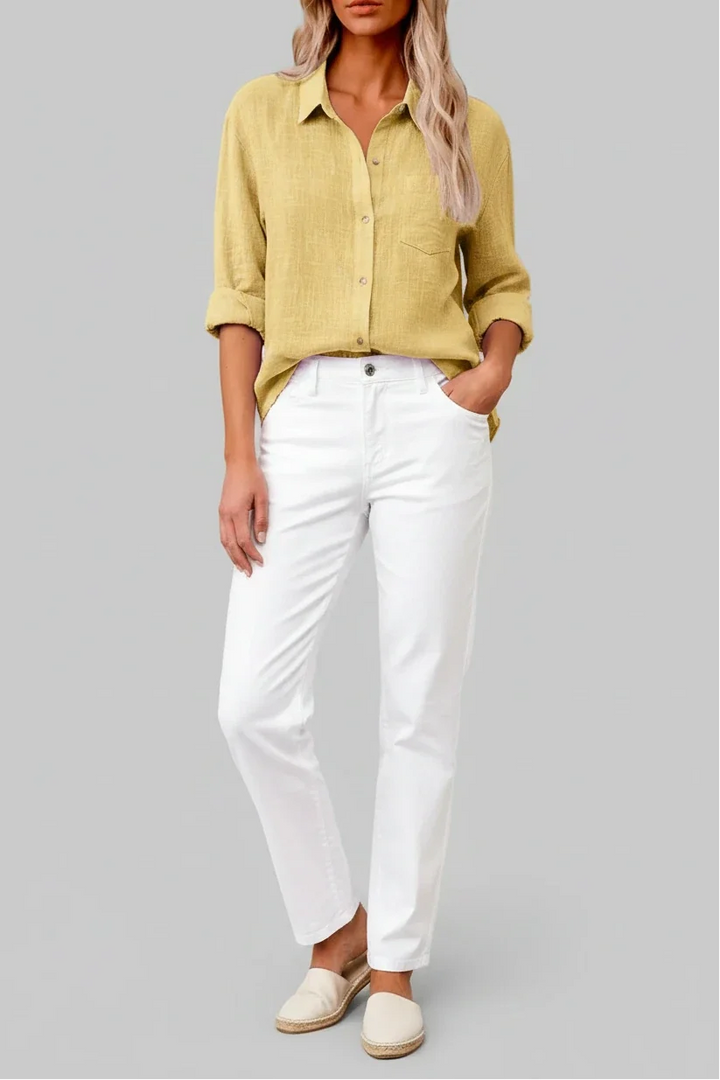 Relaxed fit men's casual shirt in a solid color, short sleeve, ideal for smart casual & summer.