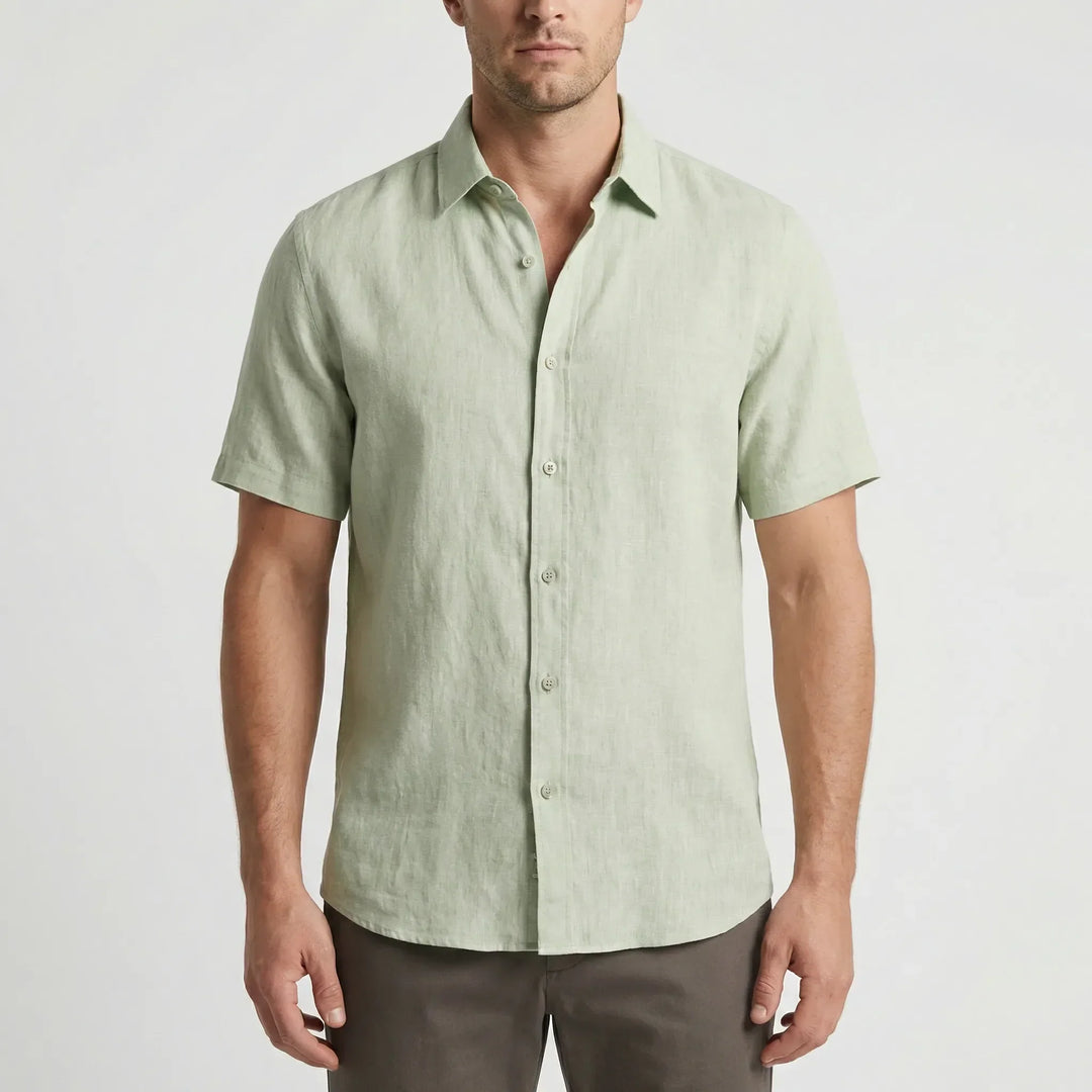 Men's vacation wear: short-sleeve casual button-up shirt, perfect for beach or resort.