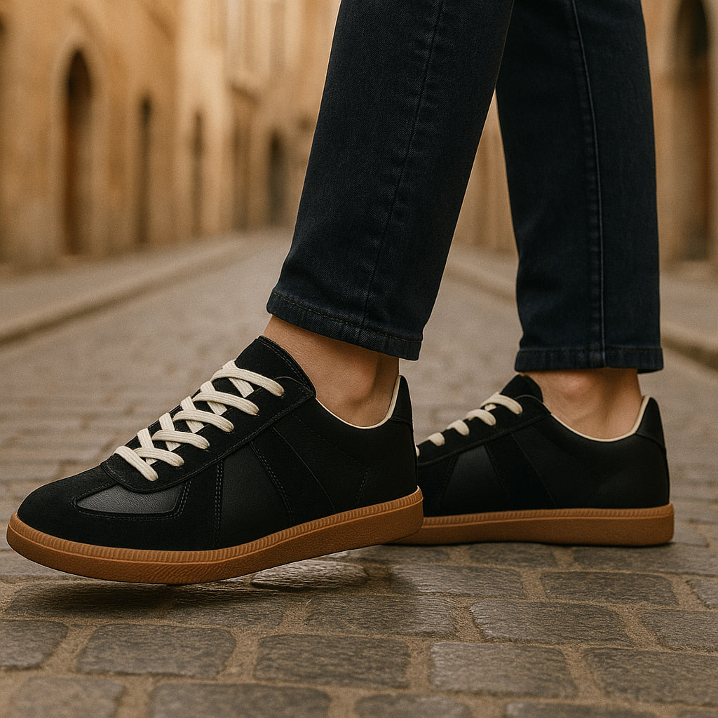 Men's lace-up low top casual sneakers, comfortable & non-slip for daily wear.
