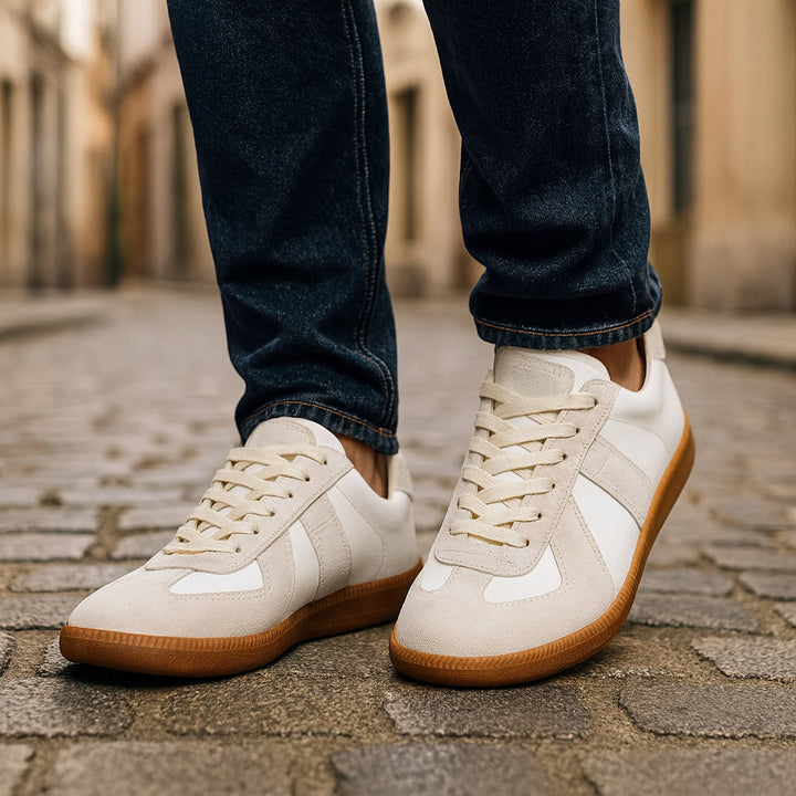 Versatile men's low top casual sneakers, comfortable footwear for everyday fashion.