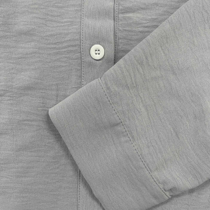 Versatile men's collared short sleeve shirt, suitable for casual office or weekend wear, offering a regular fit.