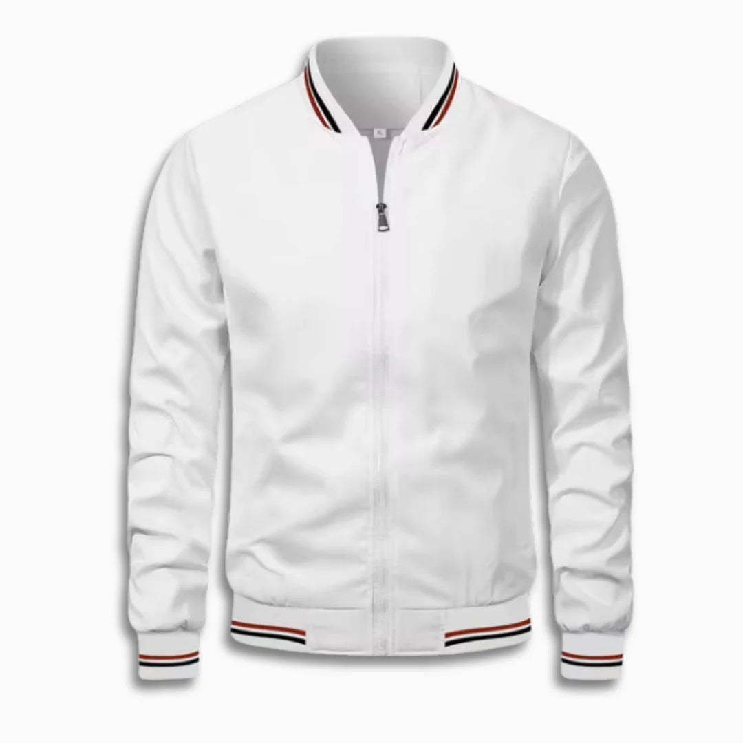 Modern men's transition jacket, water-repellent & breathable. Features a practical stand-up collar for versatile style.