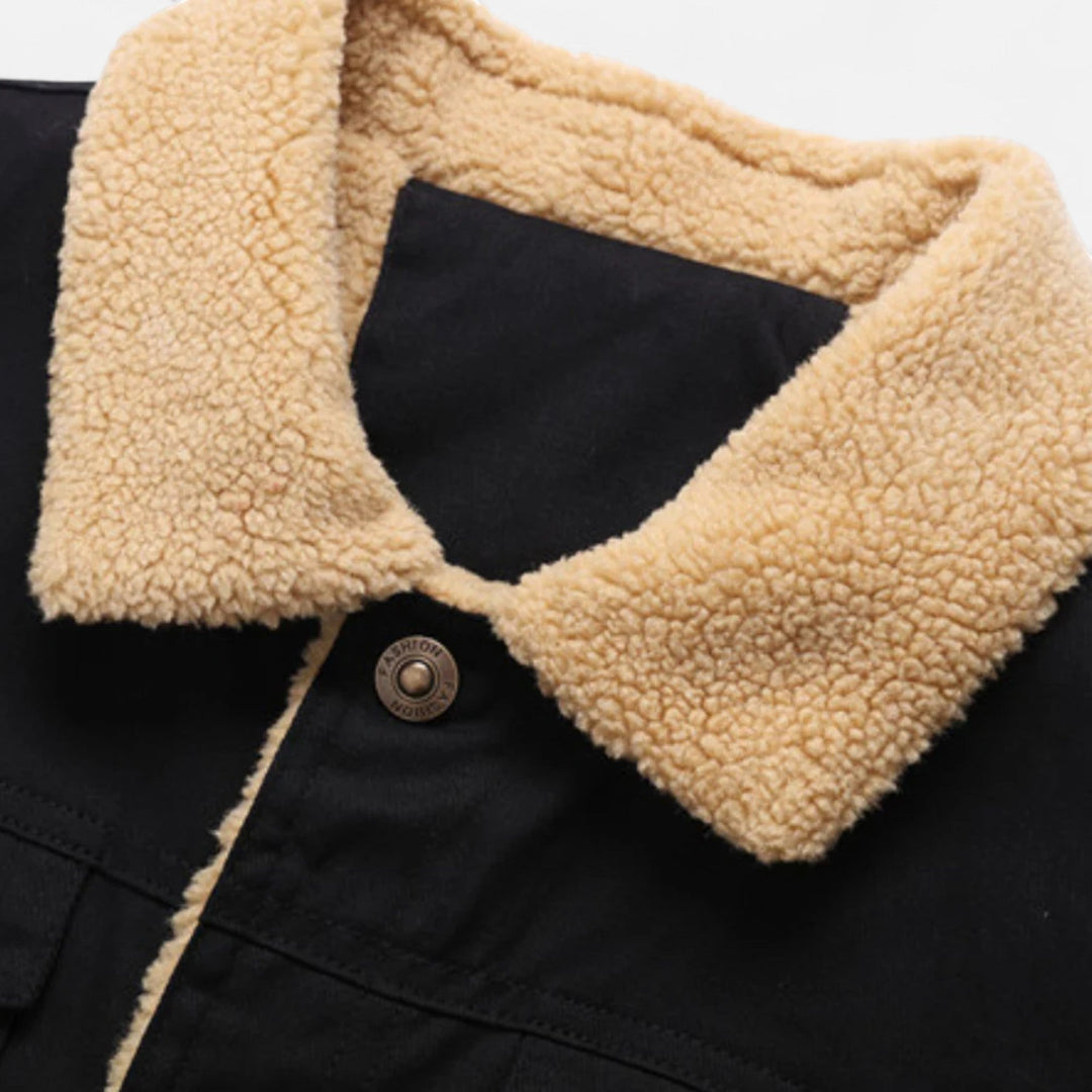 Stylish men's aviator jacket, ideal for smart casual wear, featuring a plush sherpa collar for fall.