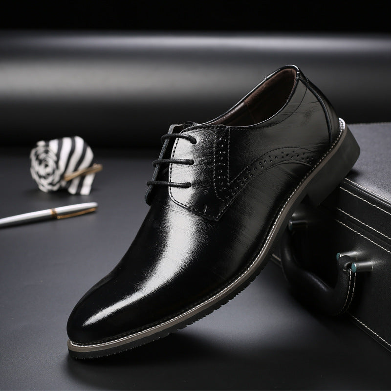 Versatile Men's Polished Brown Oxford Shoes, comfortable lace-up design, ideal for formal, business, or smart-casual.