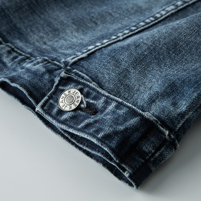 Men's timeless blue denim jacket for classic casual style. A versatile outerwear staple for any season.