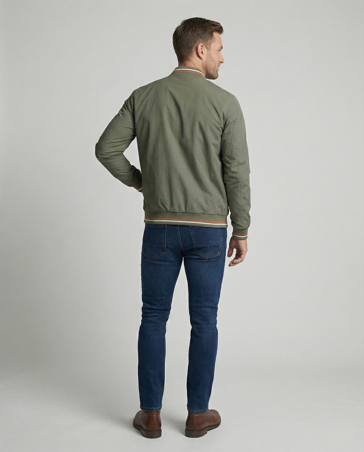 Versatile men's outerwear: classic bomber jacket with ribbed cuffs & hem, perfect for any season.