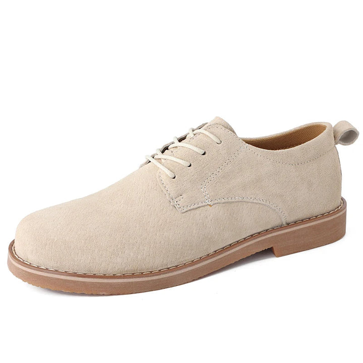 Durable men's leather oxfords in a classic style, offering lasting comfort. Premium formal footwear.