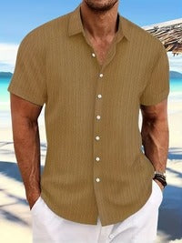 Comfortable men's short sleeve polo shirt, classic fit for summer and spring fashion. Ideal casual wear.