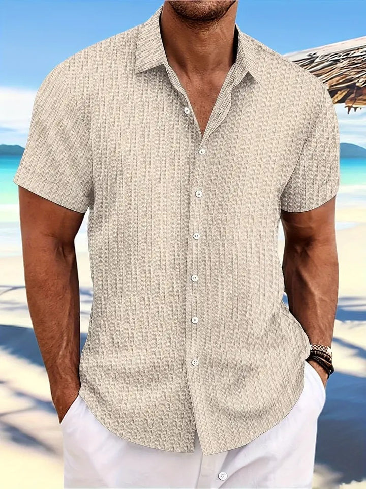Everyday men's classic fit collared polo shirt, short sleeve, suitable for work or weekend casual wear. Spring top.