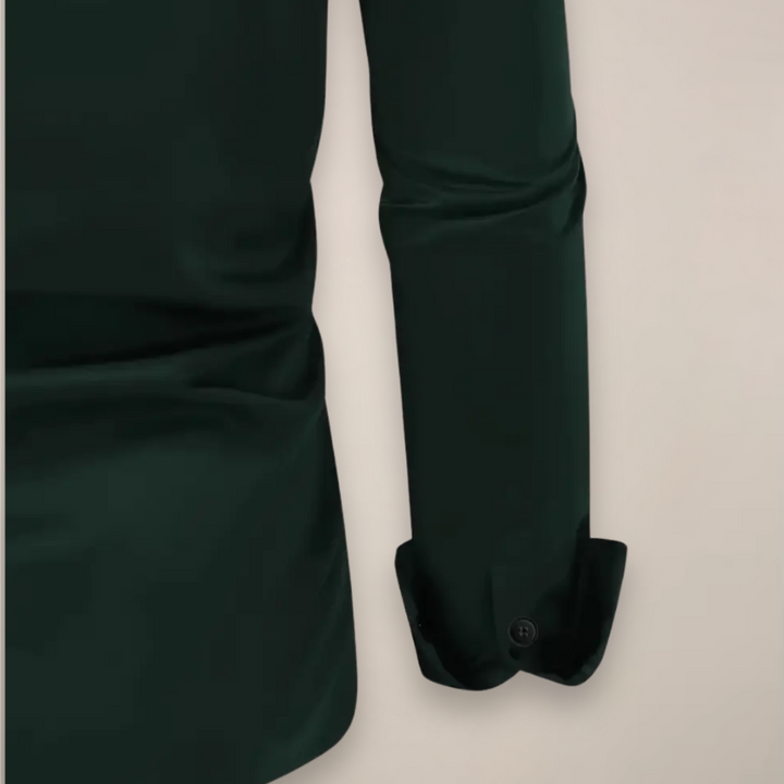 Men's regular fit long sleeve shirt, featuring a classic notched collar. Great for versatile, stylish everyday wear.