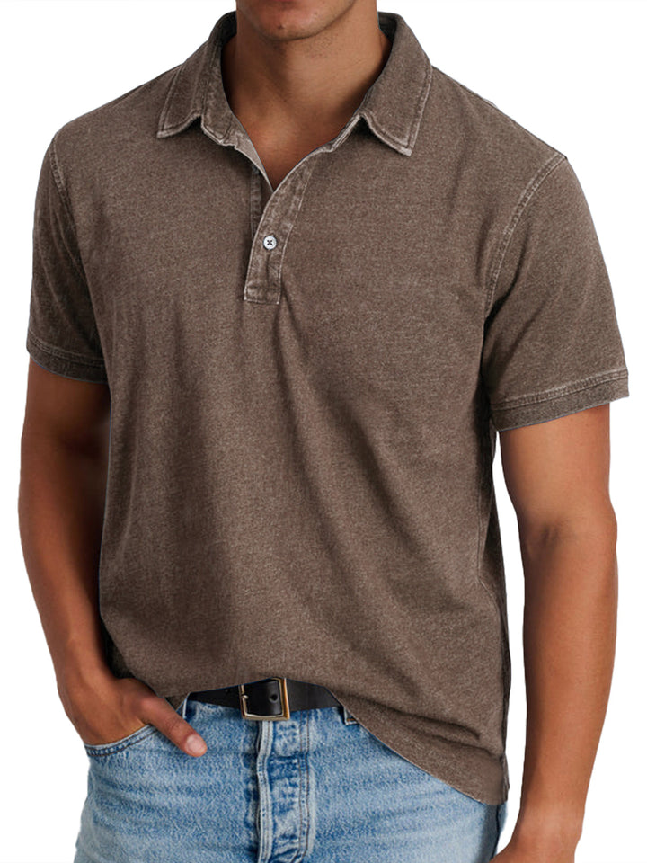 Elegant men's polo, short sleeve, relaxed fit. A versatile and comfortable choice for summer fashion.