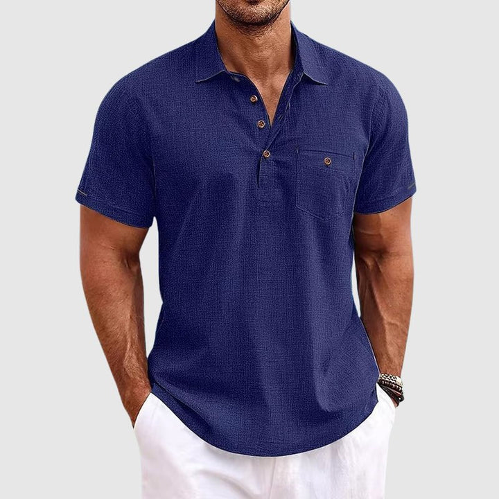 Effortless men's classic polo shirt, offering everyday comfort and a stylish look.