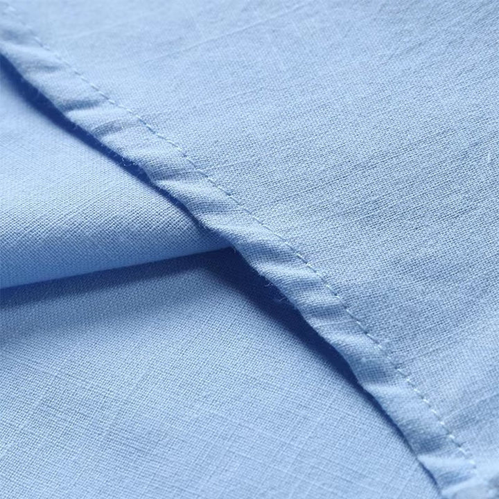 Comfortable men's classic polo, a versatile short-sleeve top for both casual and semi-formal events.