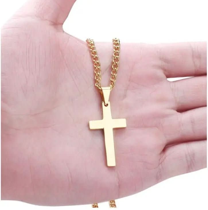 Timeless gold cross pendant men's necklace, elegant and perfect for casual or formal looks.