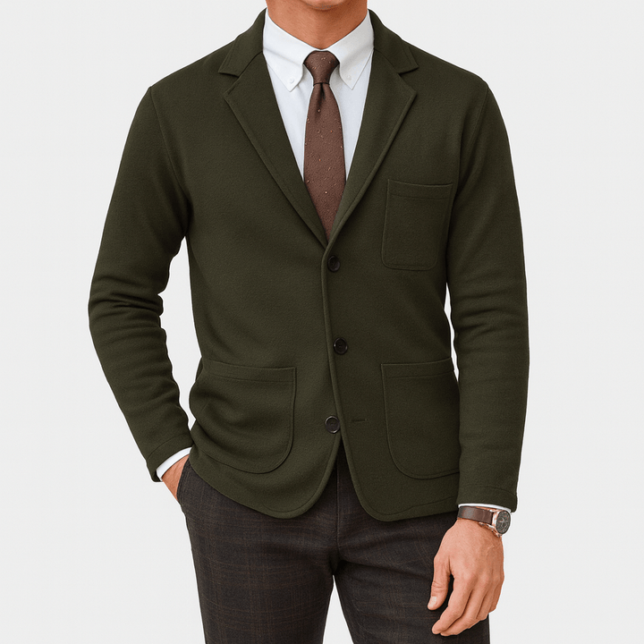 Sharp men's classic single-breasted blazer, offering a sophisticated look for formal or smart casual outfits.