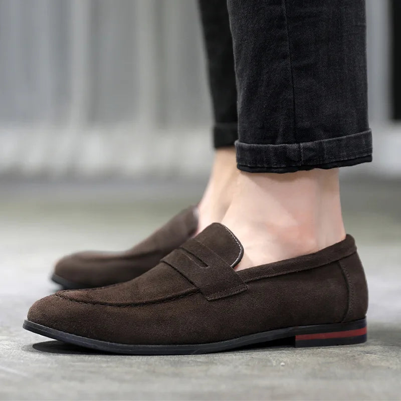 Men's classic slip-on shoes, offering comfortable and stylish footwear for everyday fashion.