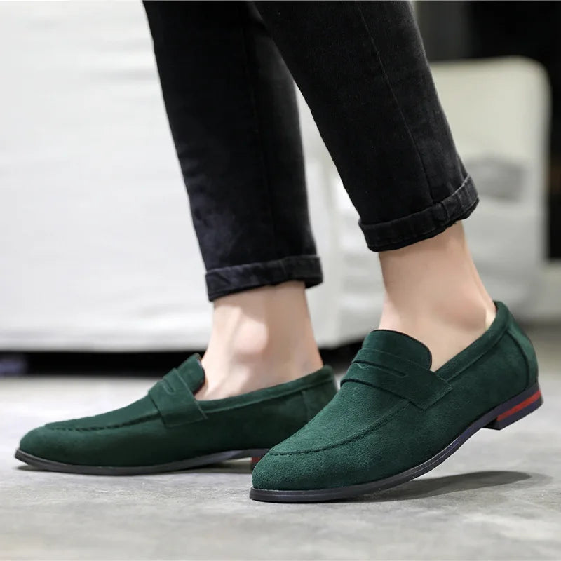 Elegant men's casual loafers, easy slip-on shoes for ultimate comfort and classic everyday style.
