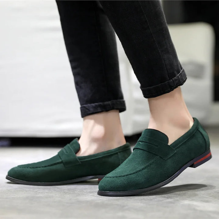 Elegant men's casual loafers, easy slip-on shoes for ultimate comfort and classic everyday style.