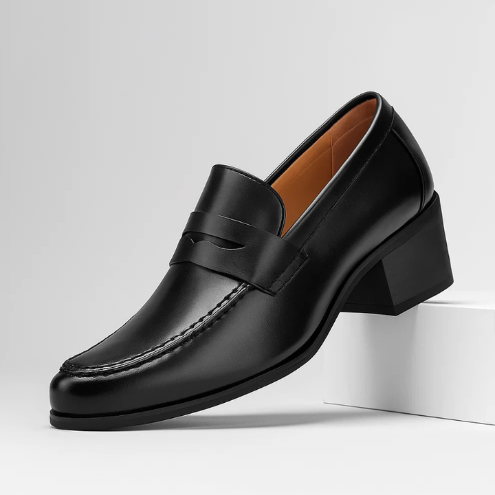 Comfortable men's slip-on loafers with a sleek design, perfect for everyday wear and elegant footwear.