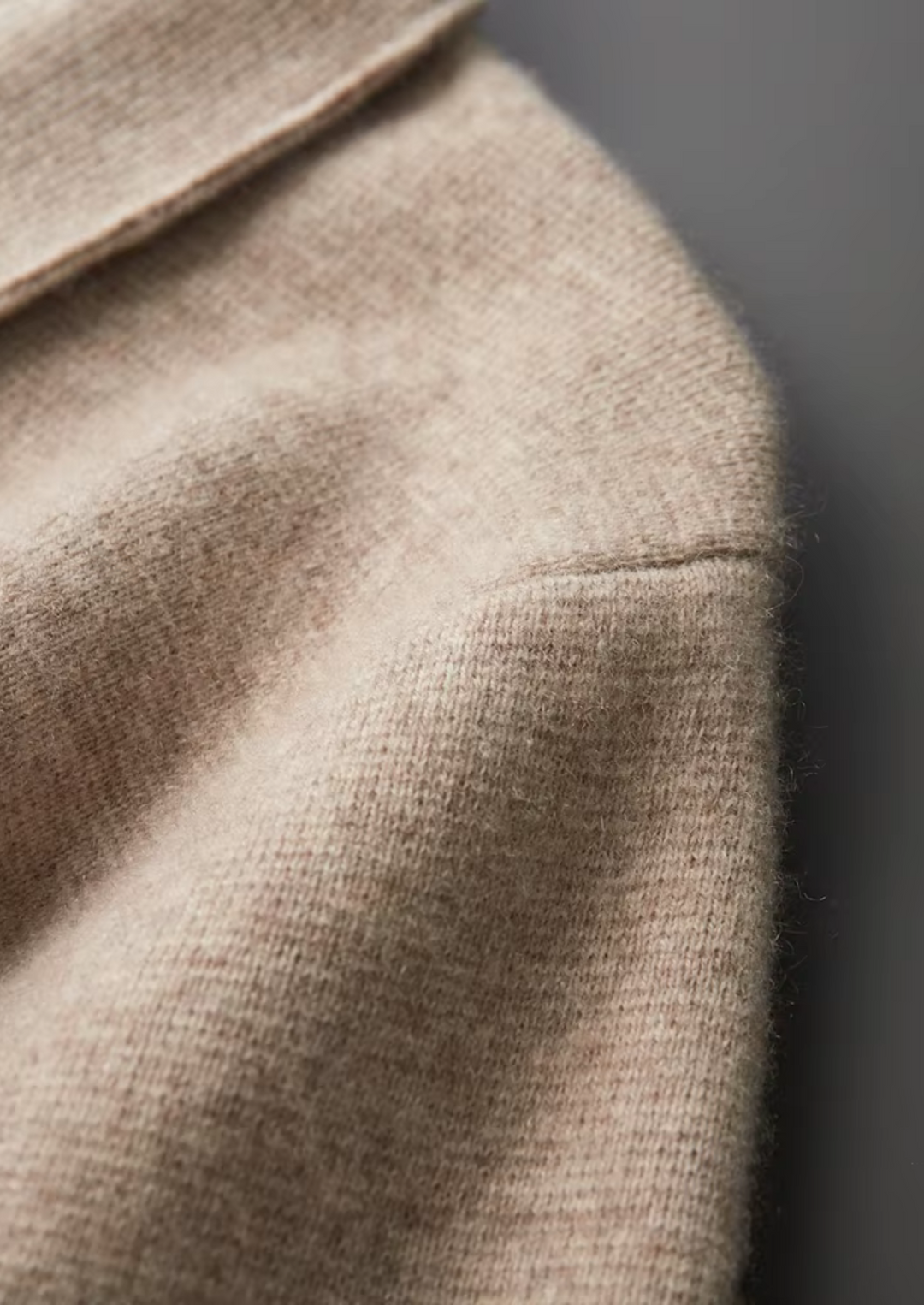 Classic men's versatile zip-up cardigan, ideal for year-round fashion.