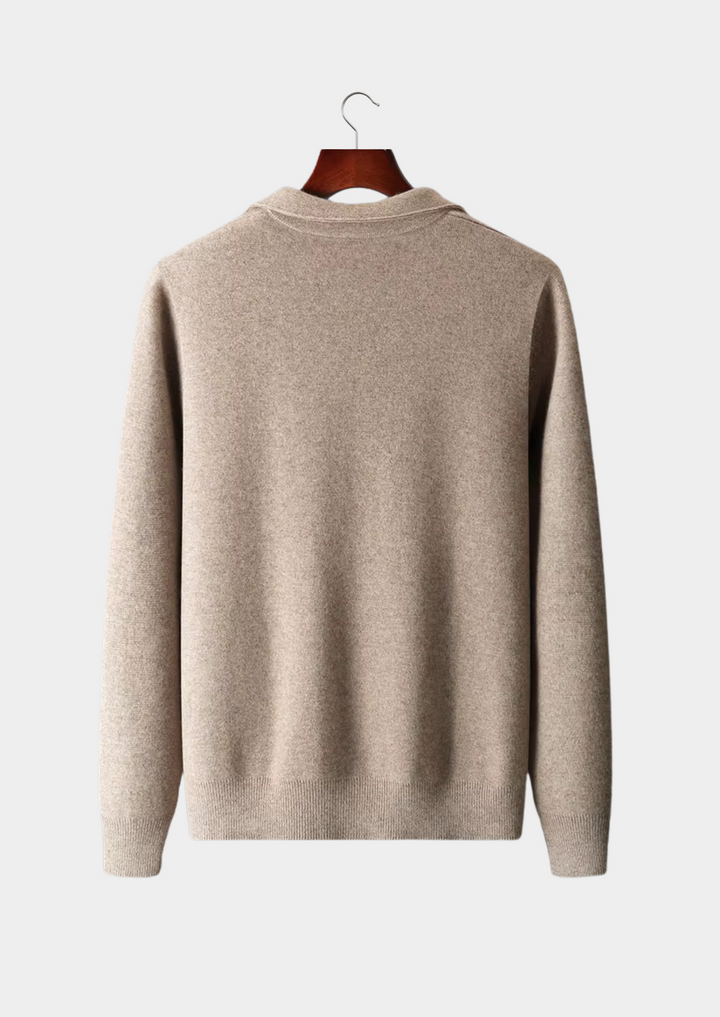 Stylish men's versatile zip-up sweater, perfect for everyday smart casual fashion.