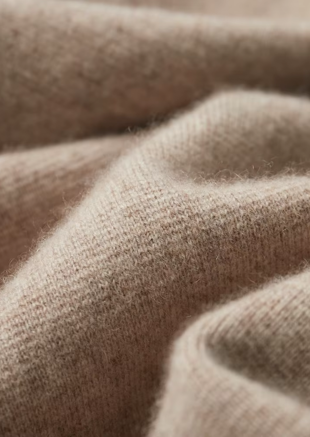 Men's fashion zip-up sweater, perfect for smart casual layering in any season.