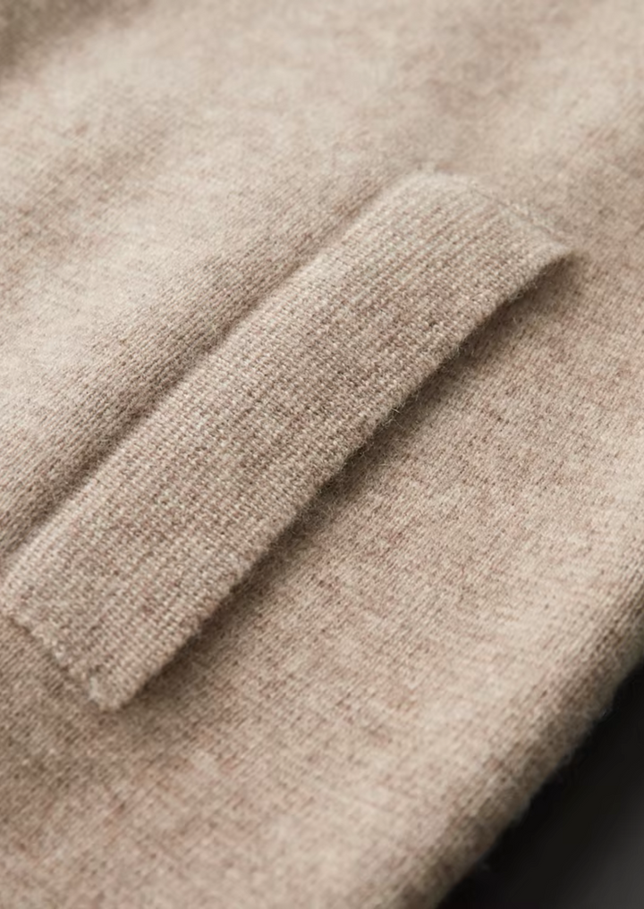 Versatile men's zip-up cardigan, a stylish and comfortable everyday layer.