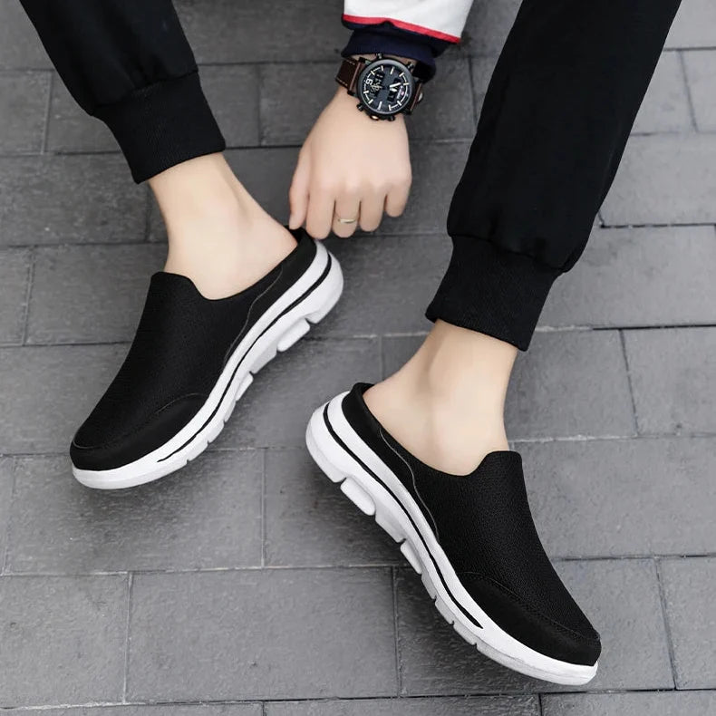 Easy-wear men's mule sandals, closed-toe, slip-on casual footwear for summer.