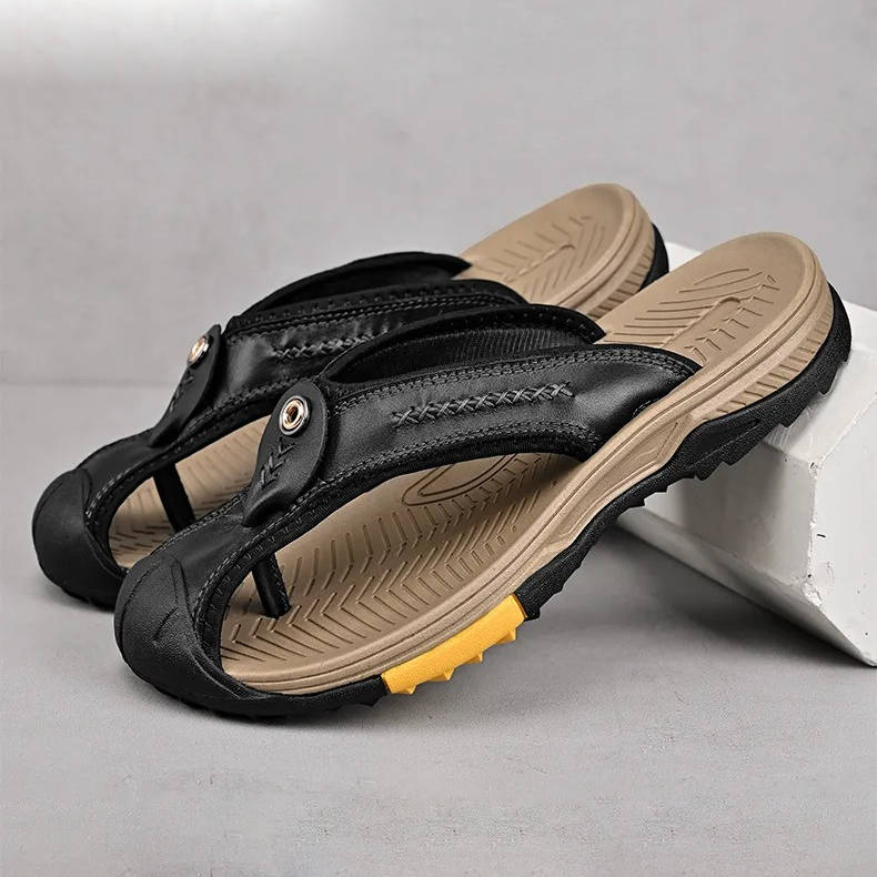 Men's outdoor closed toe sandals with non-slip sole, water resistant for beach and walking.