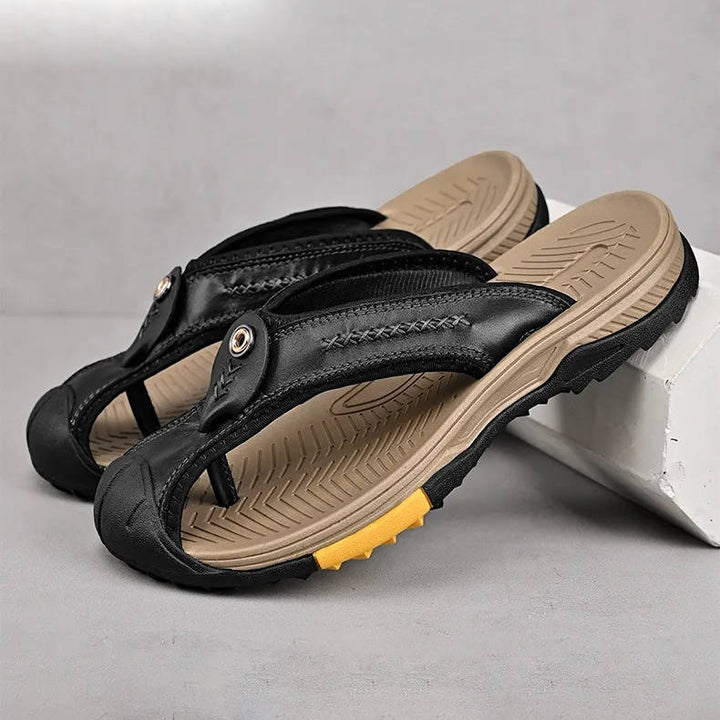 Men's outdoor closed toe sandals with non-slip sole, water resistant for beach and walking.
