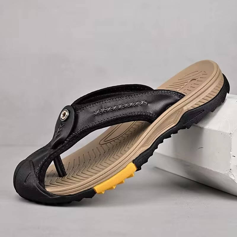 Stylish men's water resistant closed toe sport sandals, non-slip sole, comfortable for summer.