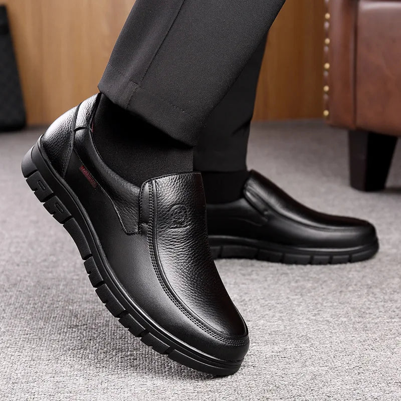 Breathable fabric men's slip-on loafers, soft, light, and comfortable casual shoes.