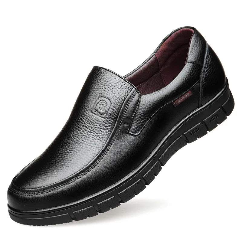 Sleek design men's comfortable casual slip-on loafers for easy everyday fashion.