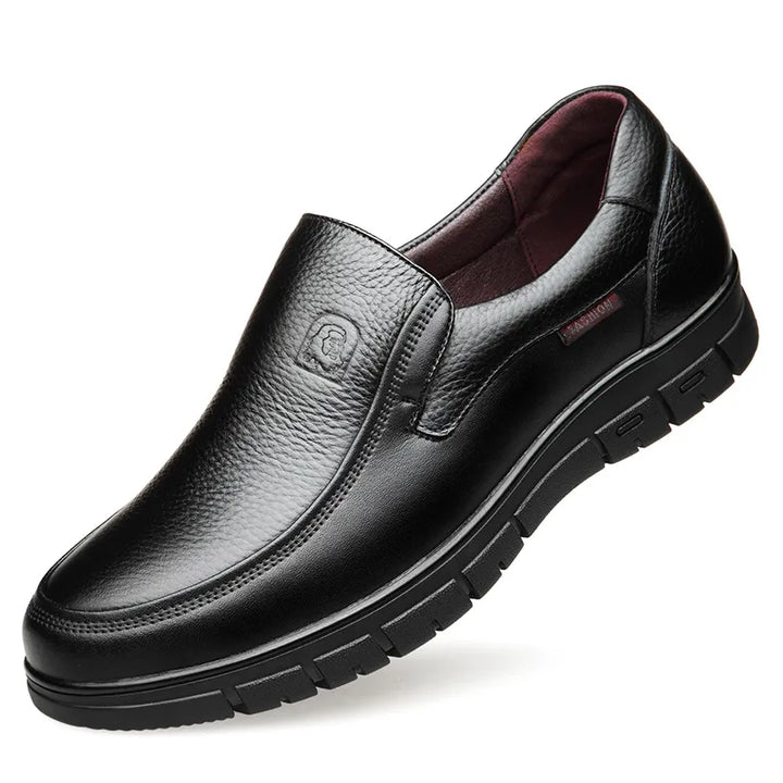 Sleek design men's comfortable casual slip-on loafers for easy everyday fashion.