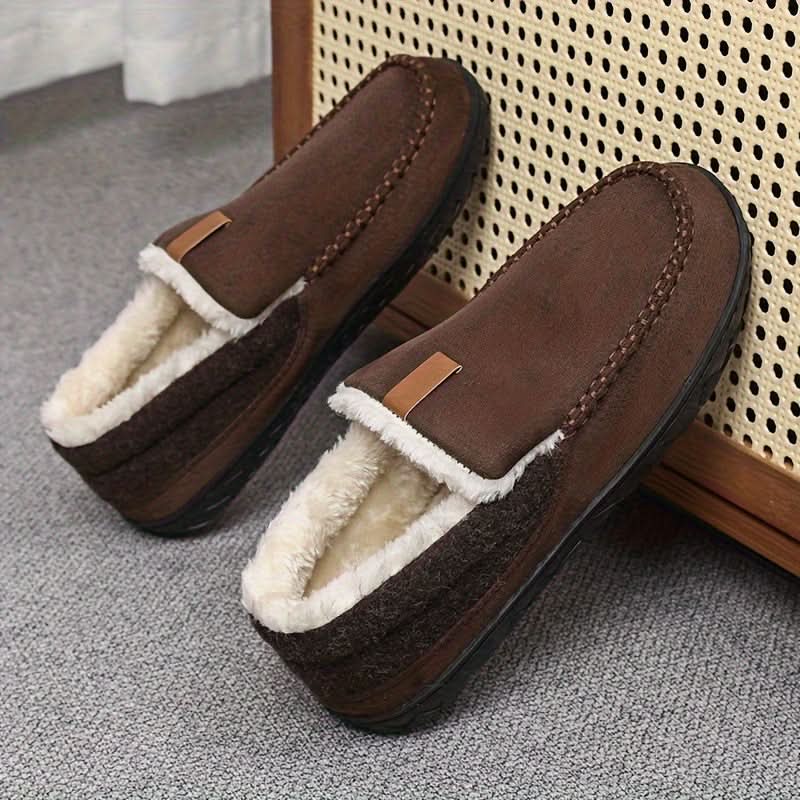 Stylish men's cozy slip-on slippers, perfect as warm house shoes for winter comfort.