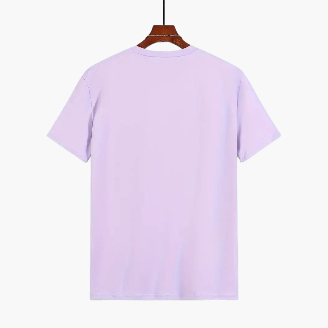 Men's comfortable straight fit t-shirt, classic crew neck and short sleeves, suitable for any occasion.