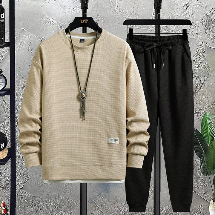 Versatile men's knit lounge set for everyday wear. Soft, comfortable fabric with a relaxed fit.
