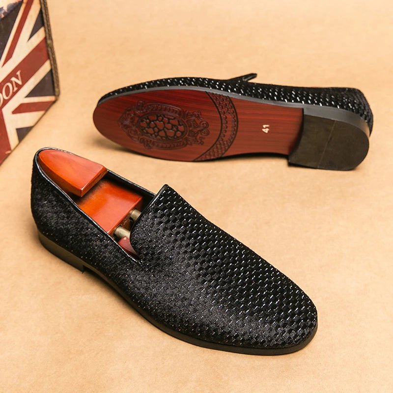 Men's luxurious slip-on loafers with an elegant woven velvet pattern for a refined and comfortable look.