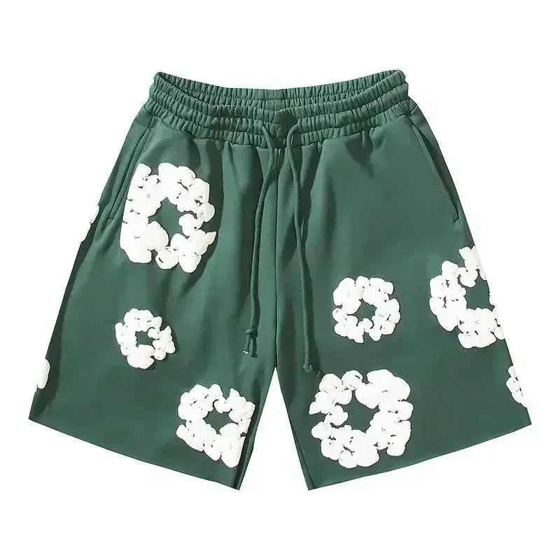 Casual men's floral shorts, ideal for summer vacation, beachwear, or relaxed everyday style.