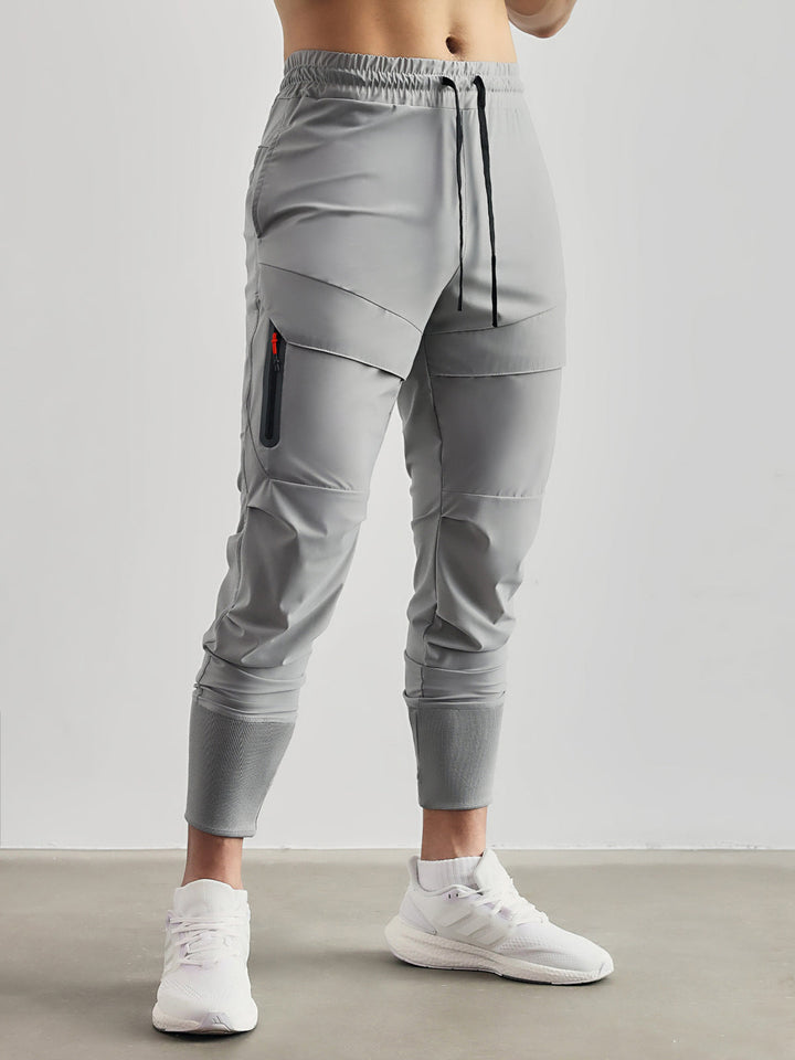 Men's Granada cargo joggers in tapered fit, ideal for dynamic everyday wear & modern streetwear style.