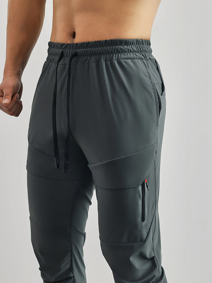 Versatile men's cargo pants, suitable for activewear, casual outings, and urban fashion statements.