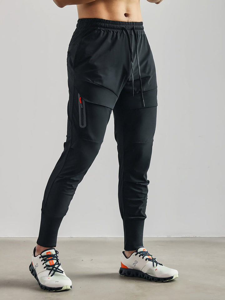 Stylish Granada men's joggers, featuring multiple cargo pockets for practical everyday use & fashion.
