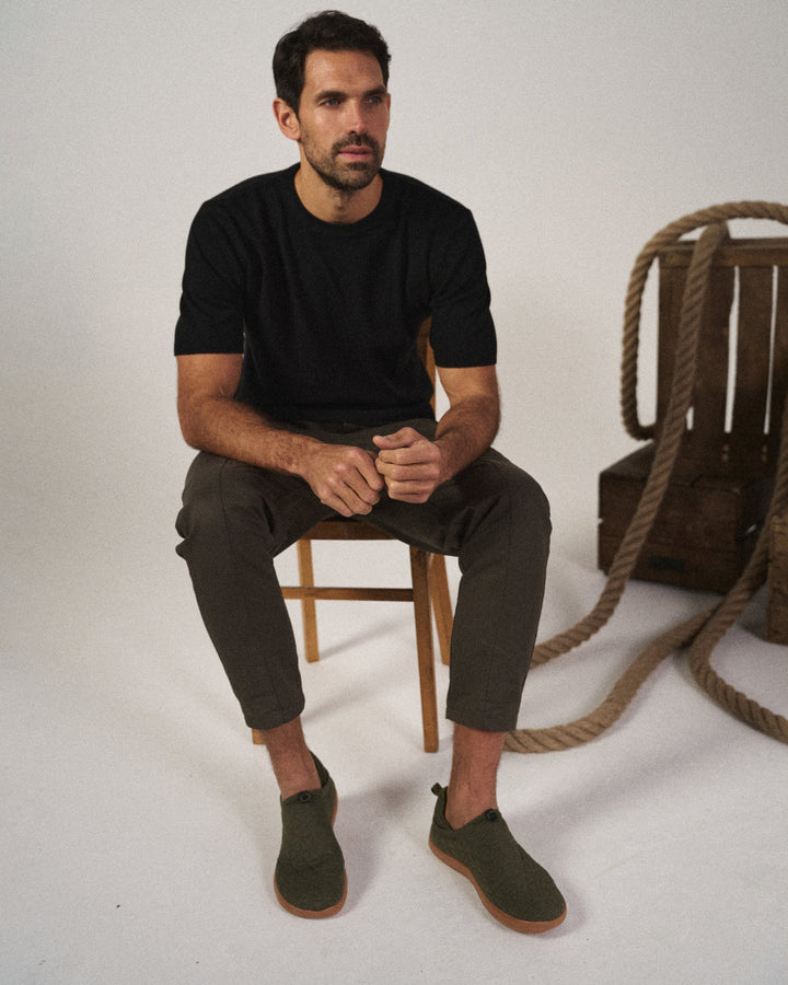 Relaxed fit men's athletic sweatpants, perfect for gym or everyday comfort.